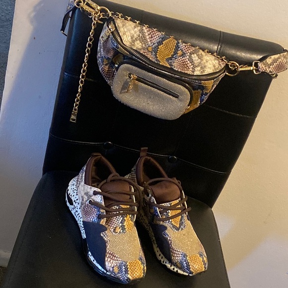 Stylish multicolor shoe & purse matching Steve Madden set. Used good condition. - Picture 1 of 3